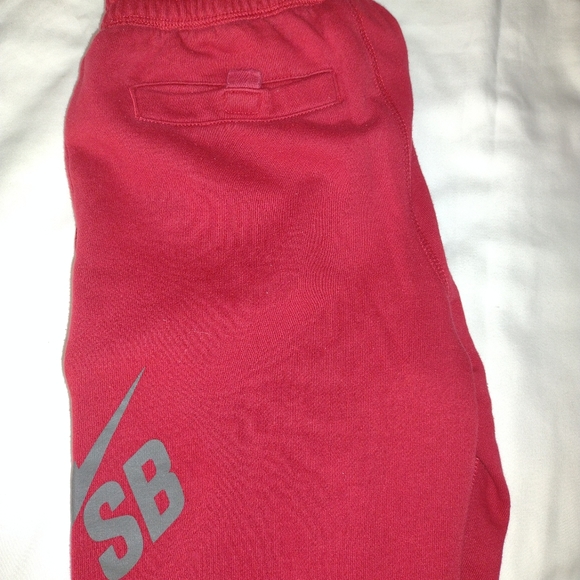 BOYS NIKE PANTS SIZE MEDIUM FOR 10/12 YEARS - Picture 2 of 4